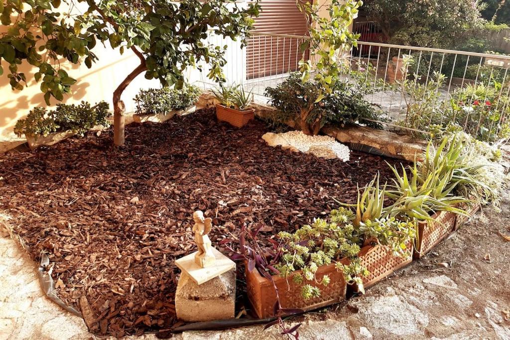 Casa Con Giardino: Holiday home Varazze