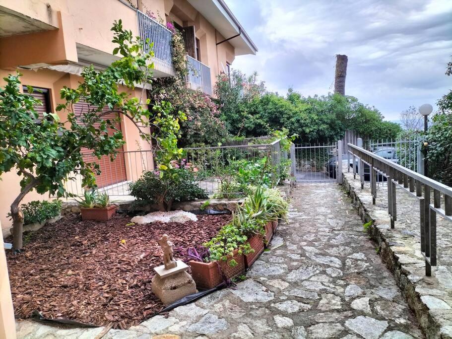 Casa Con Giardino: Holiday home *