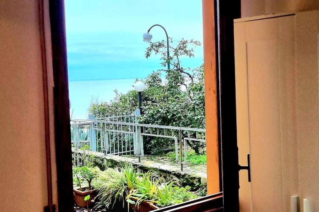 Casa Con Giardino: Holiday home Varazze